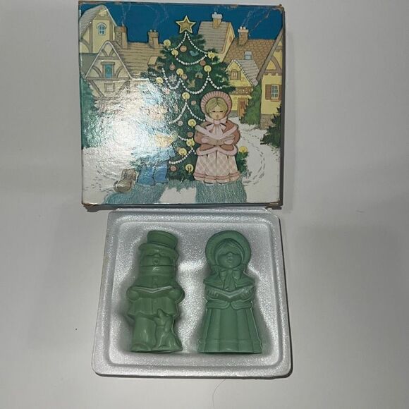 Avon Christmas Carollers Fragranced Soaps Vintage VTG Special Occasion Set of 2 - Picture 1 of 12